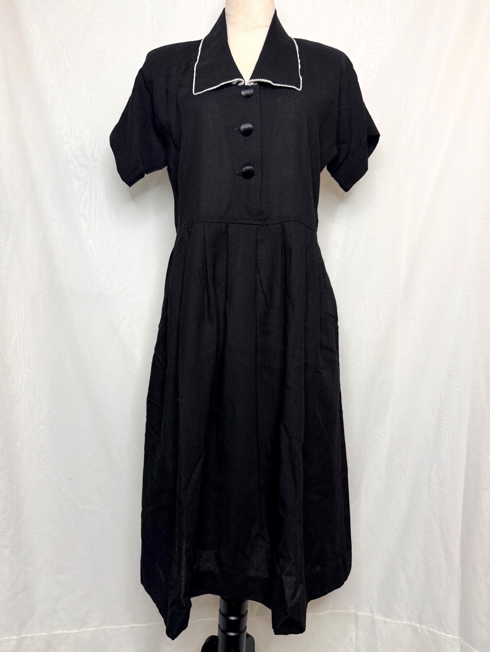 1960’s Vintage Leslie Fay Dress Mod Dress Pearl-Trim Collar